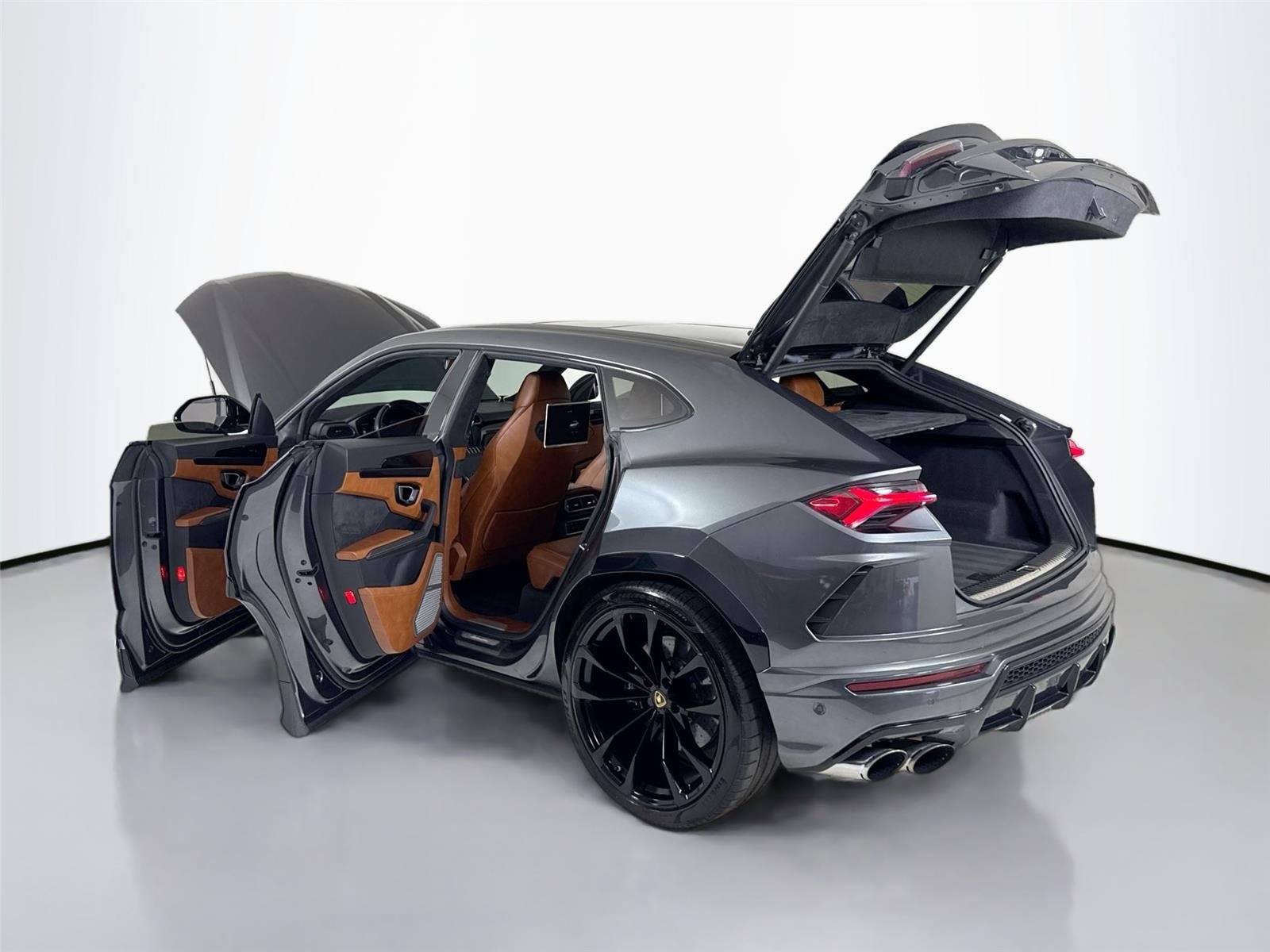 2019 Lamborghini Urus Base photo 43