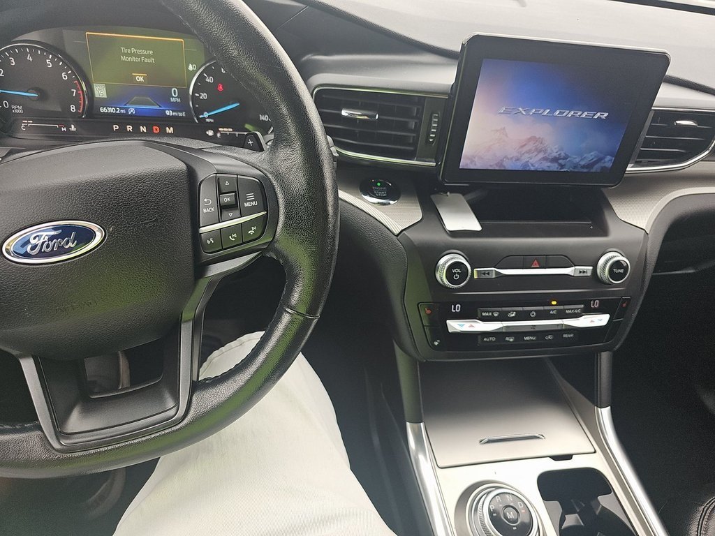 2020 Ford Explorer XLT photo 2