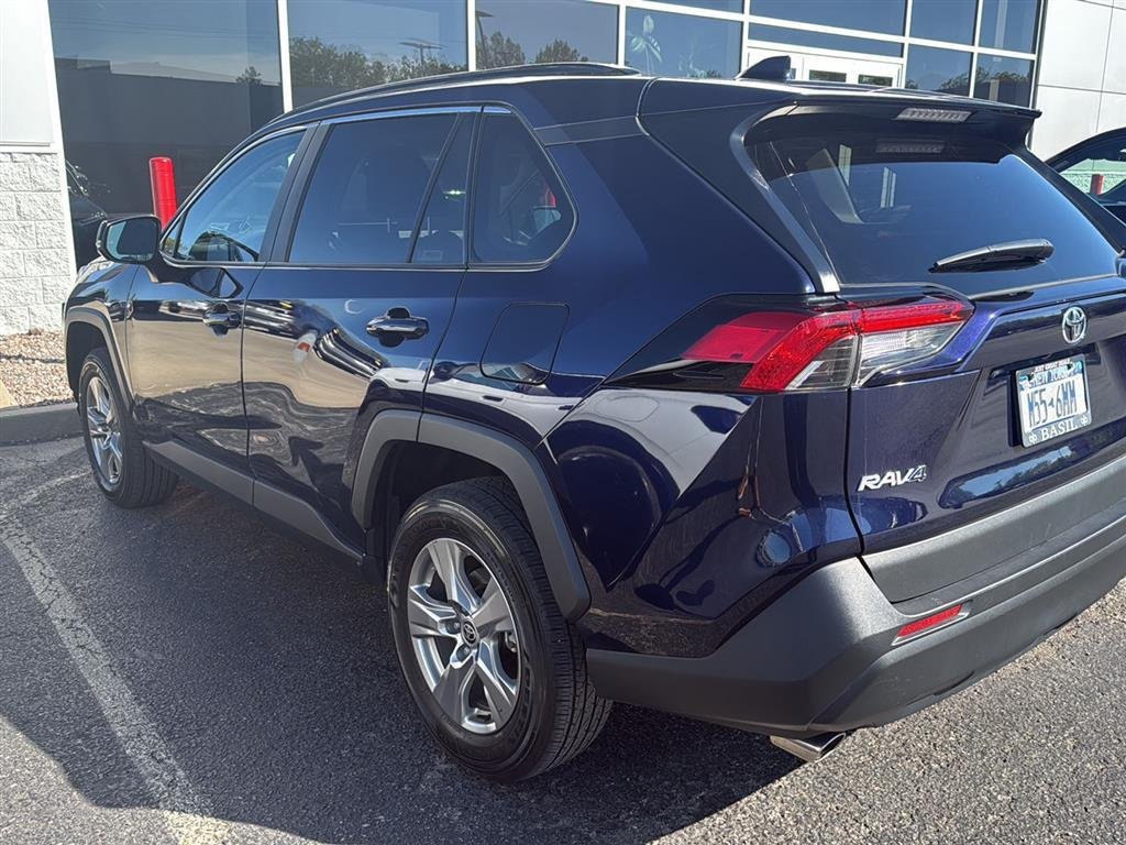 2022 Toyota RAV4 XLE photo 4