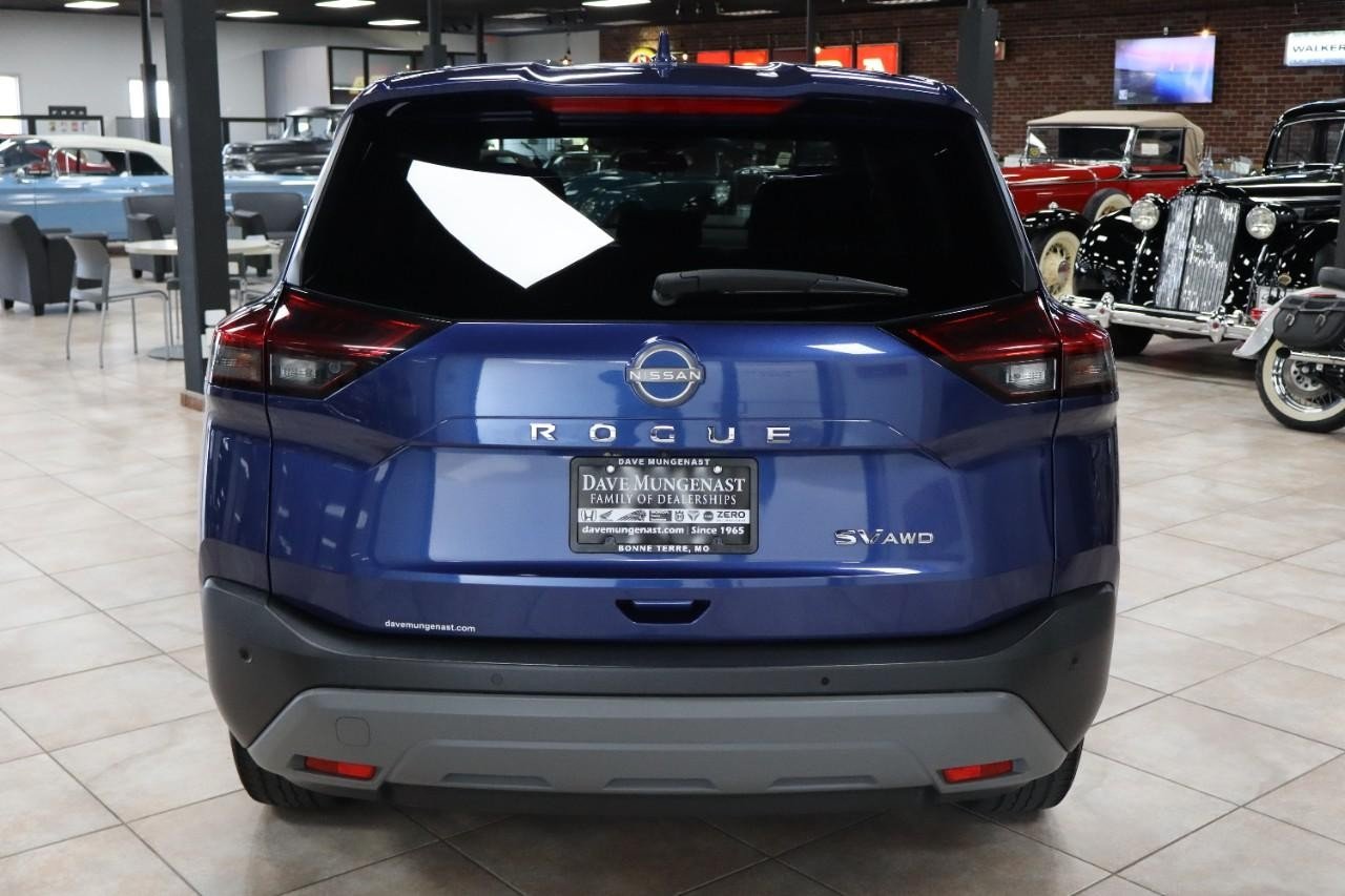 2023 Nissan Rogue SV photo 3