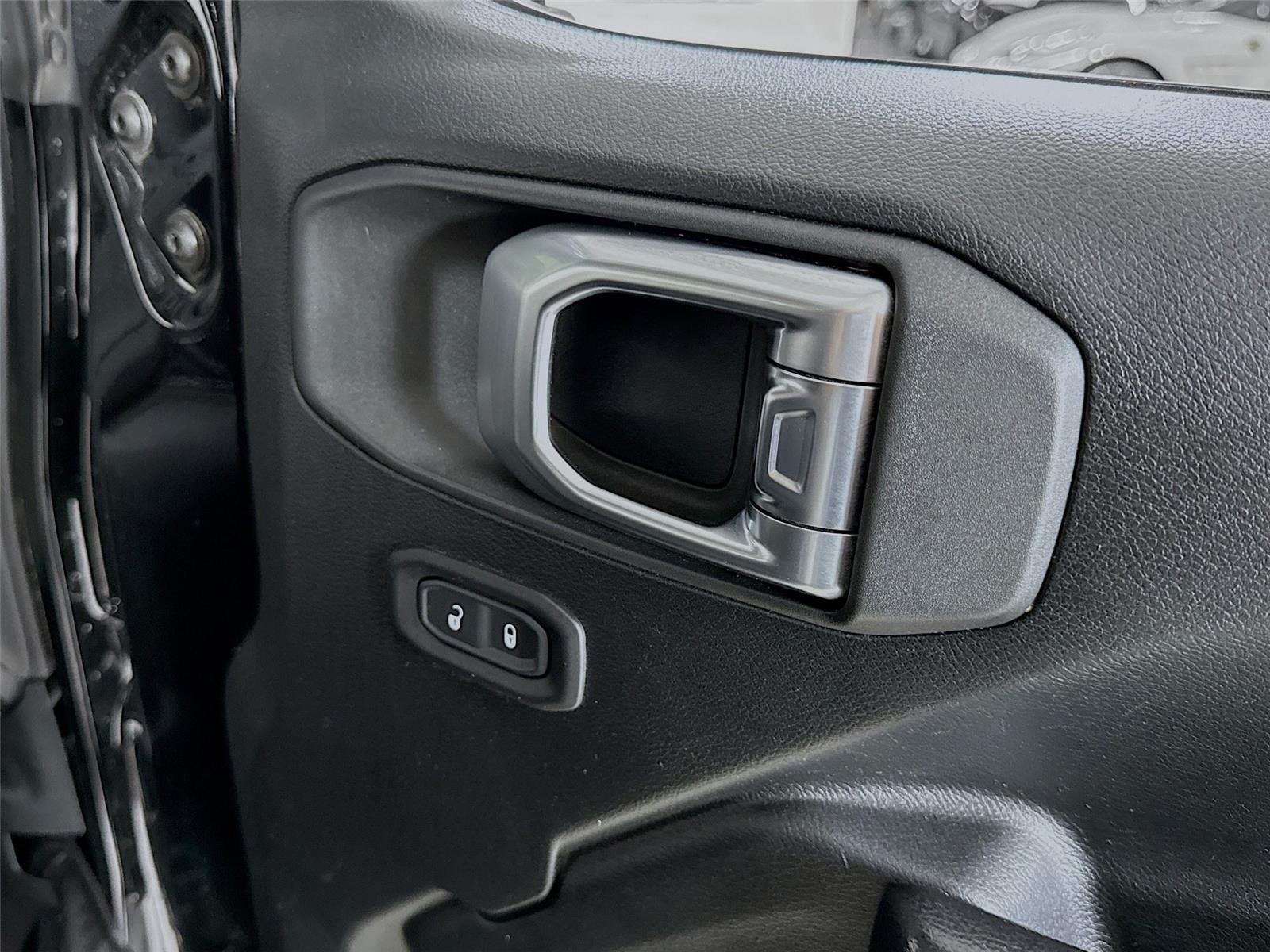 2020 Jeep Gladiator Sport S photo 26