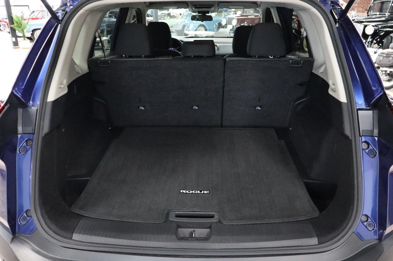 2023 Nissan Rogue SV photo 16