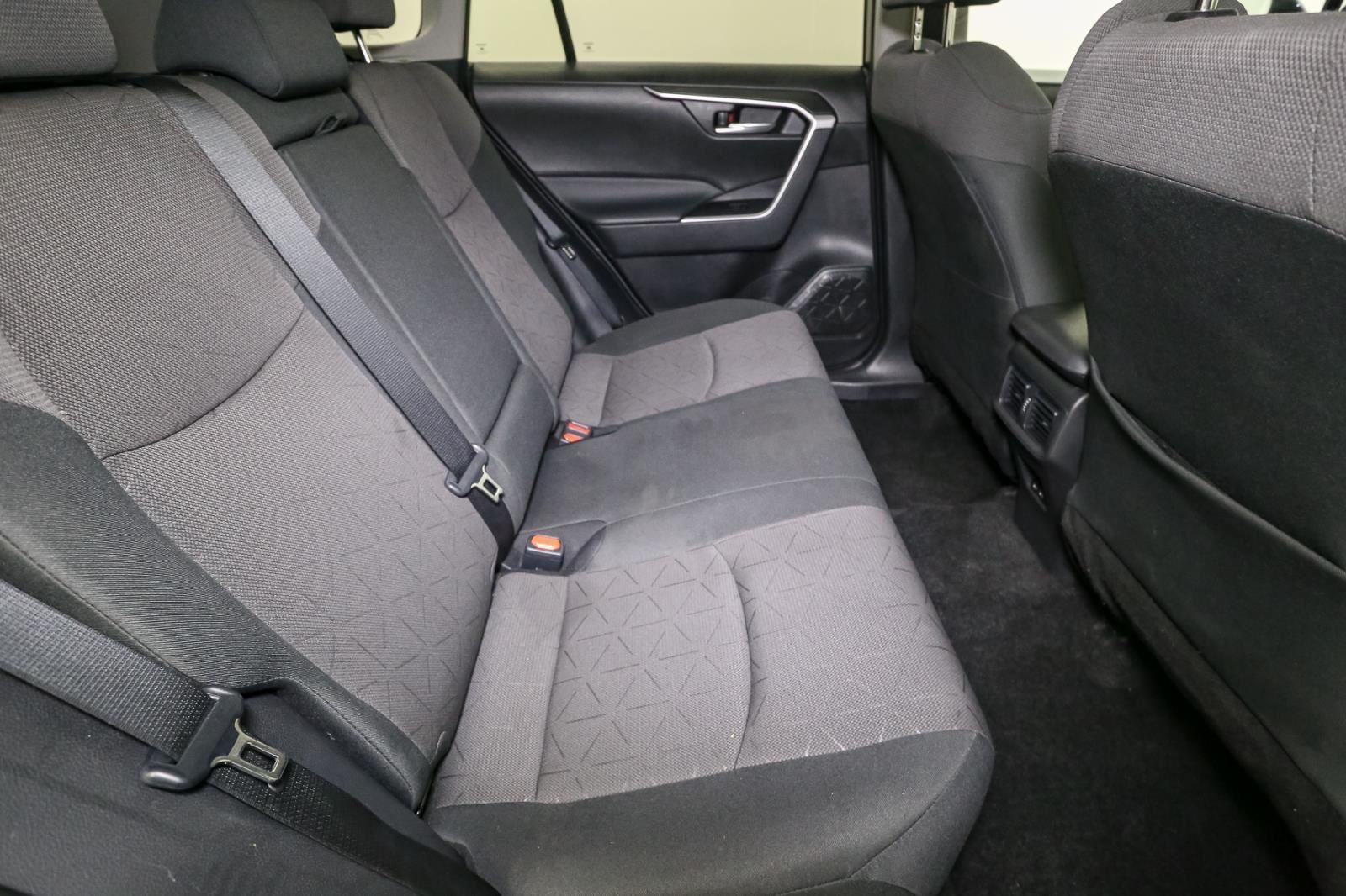 2024 Toyota RAV4 XLE photo 19