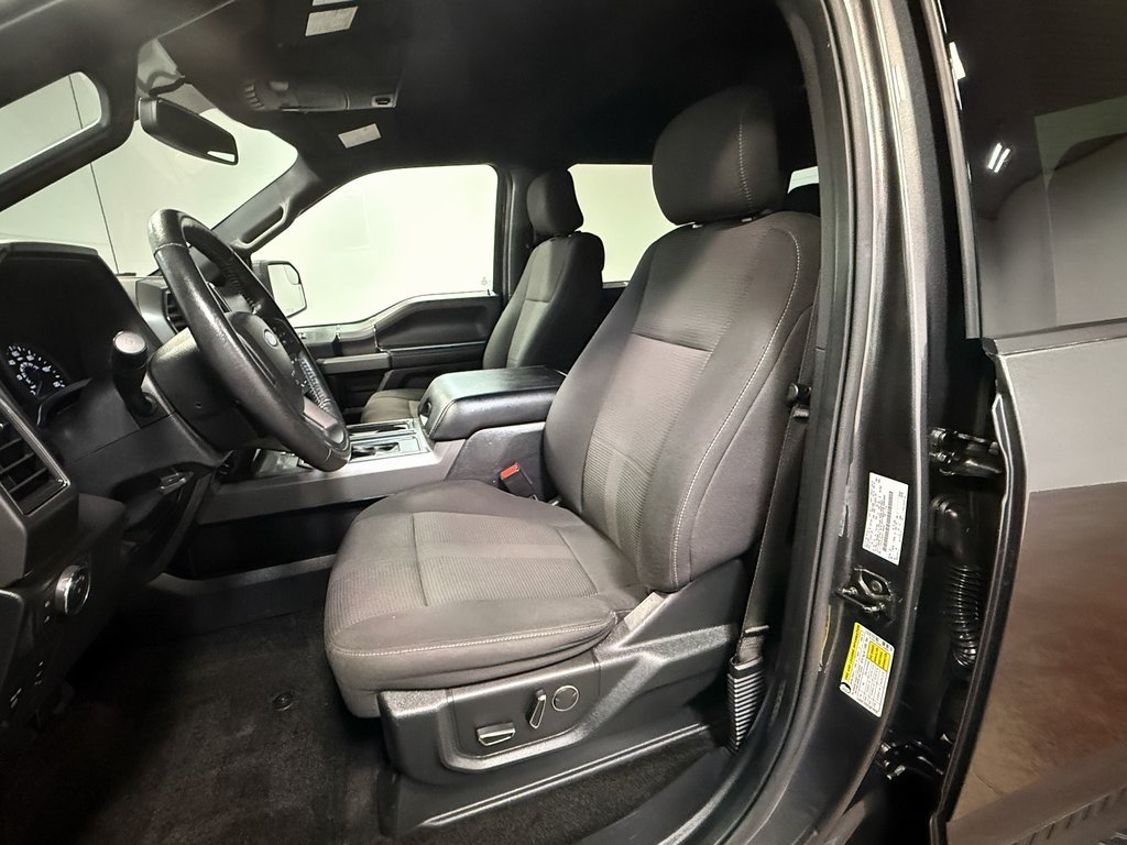 2017 Ford F-150 XLT photo 9