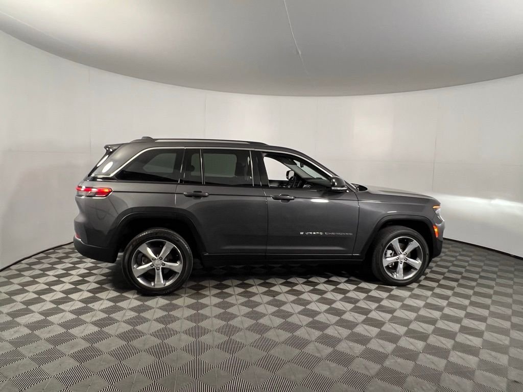 2022 Jeep Grand Cherokee Limited photo 3