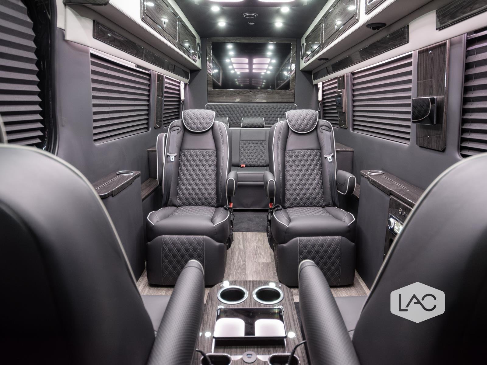 2024 Mercedes Benz Sprinter 3500 photo 2