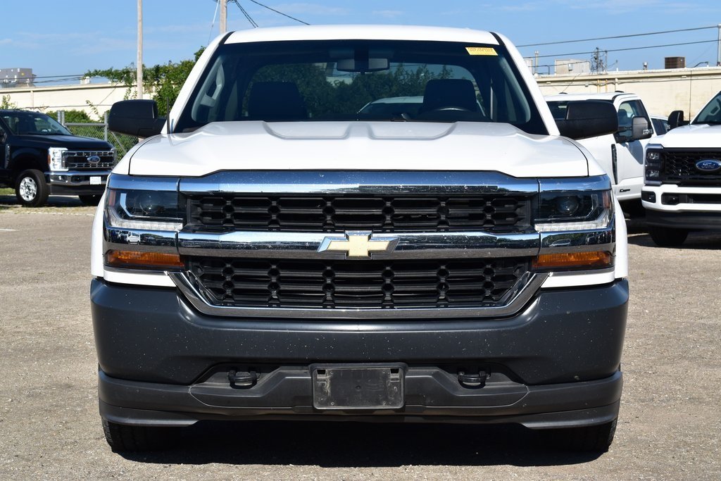 2018 Chevrolet Silverado 1500 photo 2