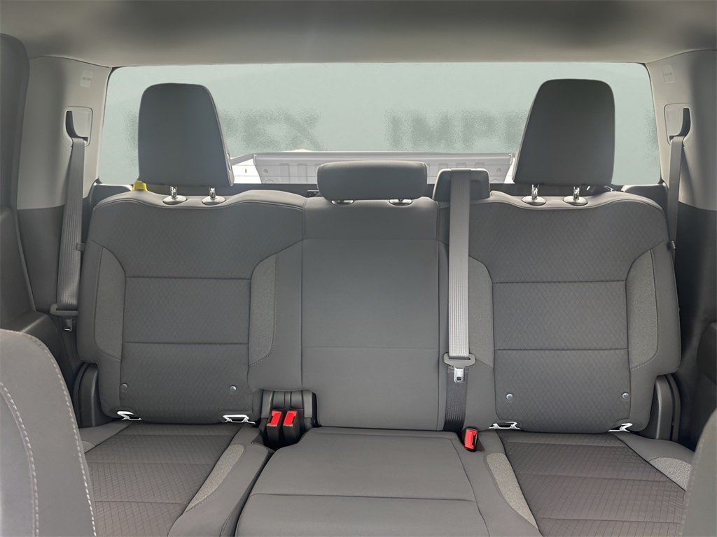 2025 Chevrolet Silverado 1500 Custom photo 9