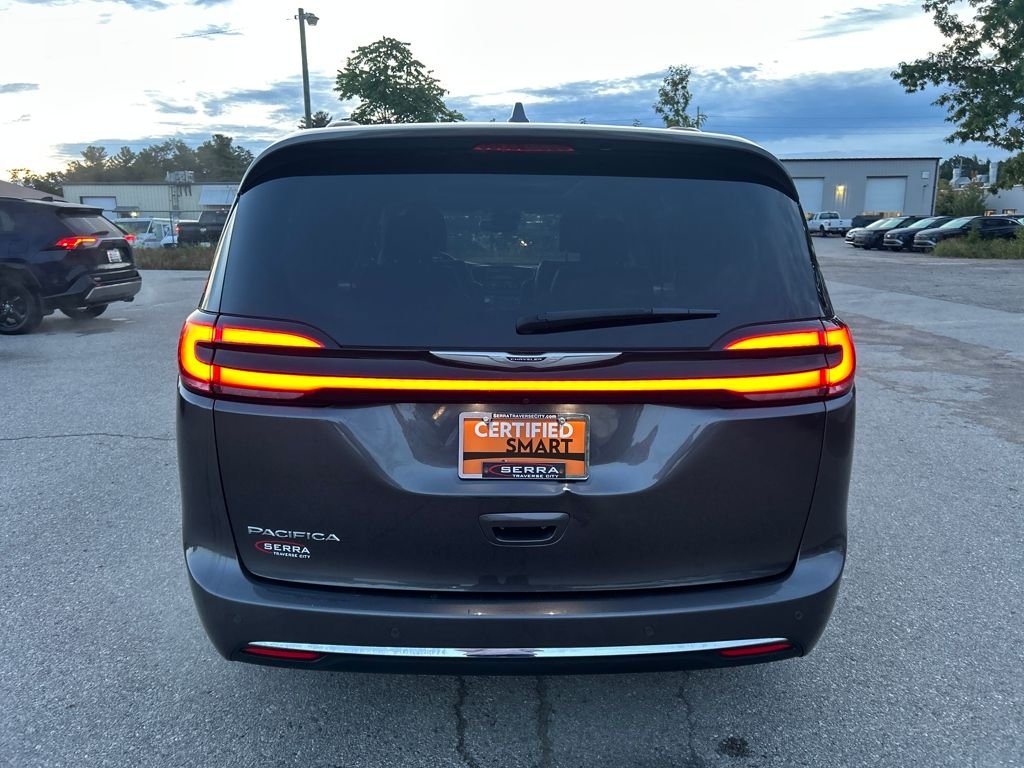2022 Chrysler Pacifica Touring L photo 4