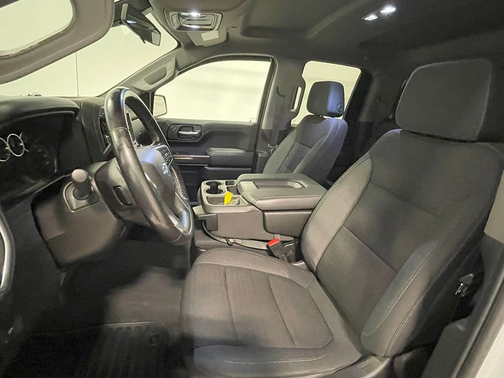 2020 Chevrolet Silverado 1500 RST photo 2