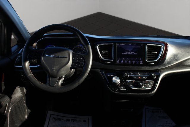 2019 Chrysler Pacifica Touring L 35th Anniversary photo 12