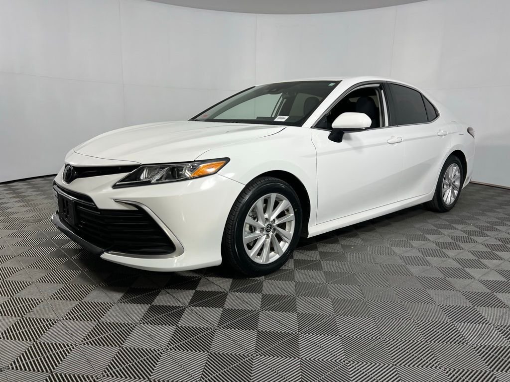 2024 Toyota Camry LE photo 2