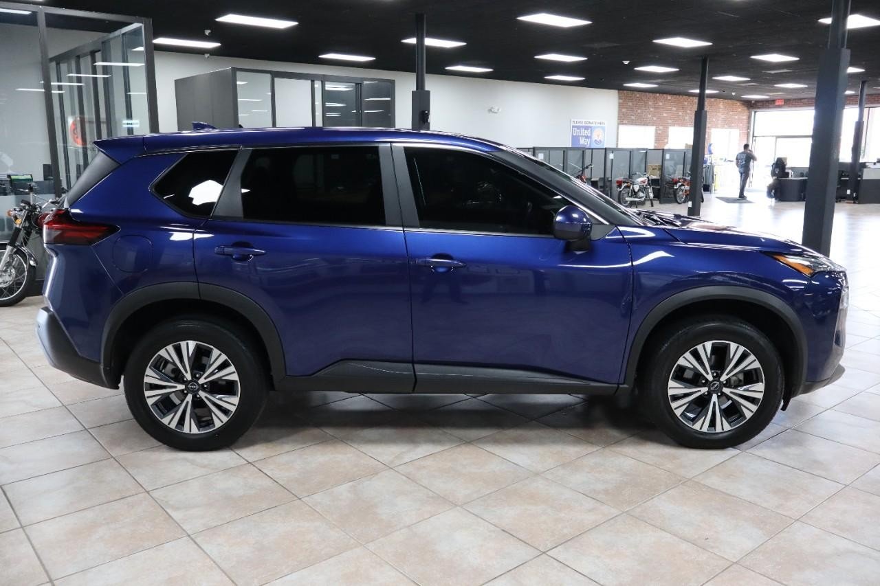 2023 Nissan Rogue SV photo 5