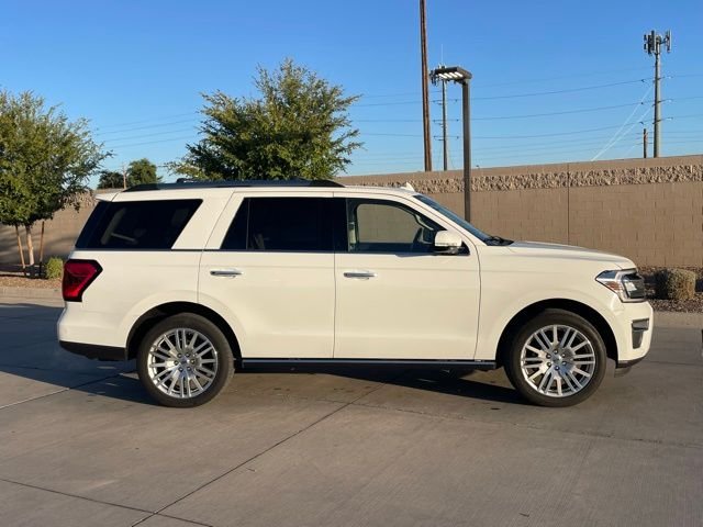 2024 Ford Expedition Limited photo 2