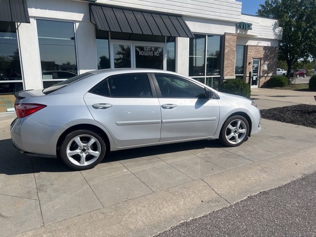 2018 Toyota Corolla LE photo 4