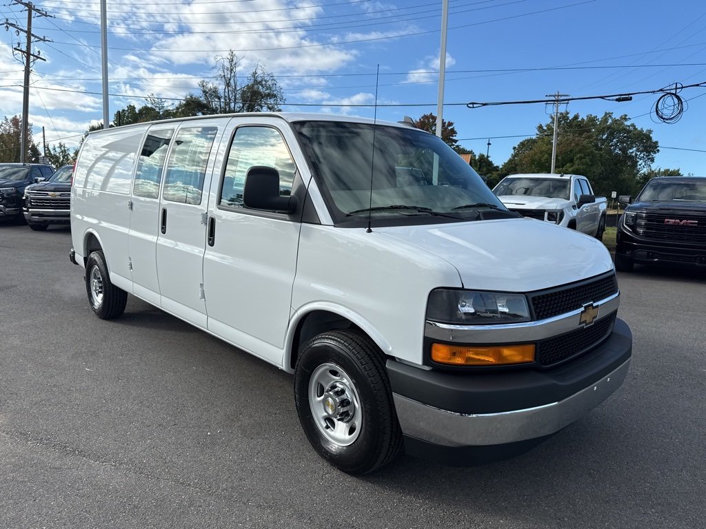 2025 Chevrolet Express 3500 Work Van photo 7