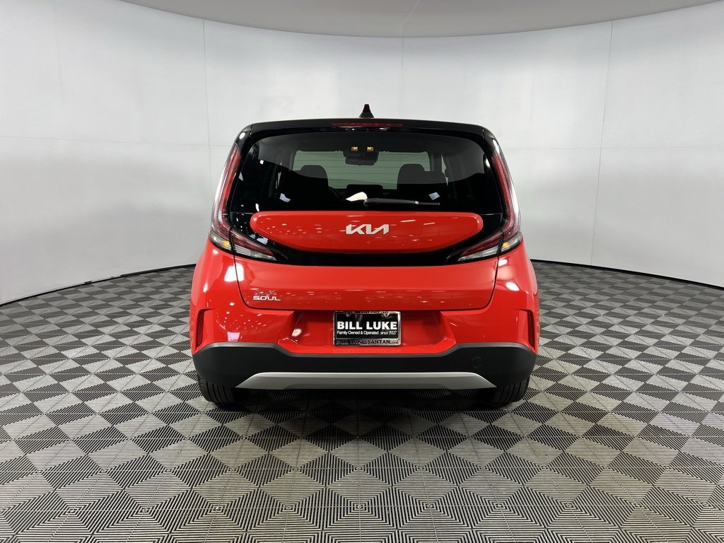 2024 Kia Soul LX photo 2