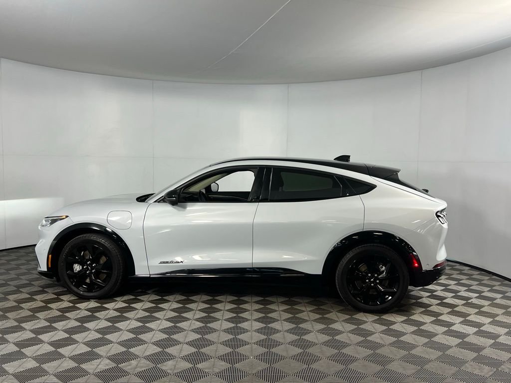 2023 Ford Mustang Mach-E Premium photo 3