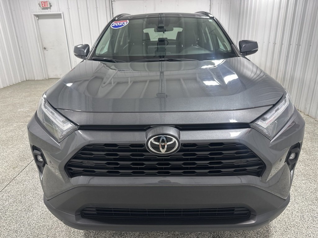 2023 Toyota RAV4 XLE Premium photo 3