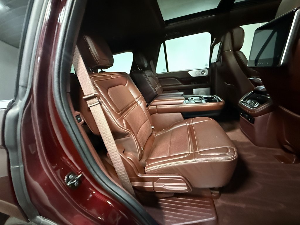 2021 Lincoln Navigator Black Label photo 12