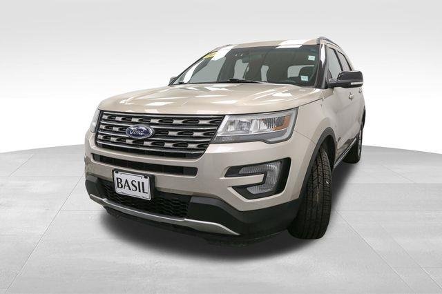 2017 Ford Explorer XLT photo 4