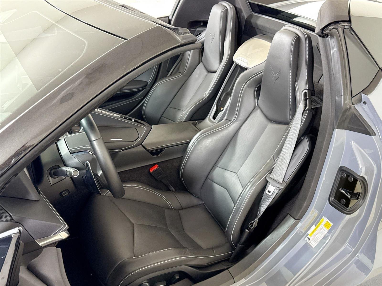 2025 Chevrolet Corvette 2LT photo 10