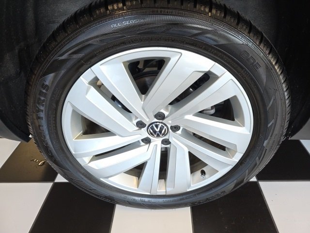 2022 Volkswagen Atlas Cross Sport V6 SE Technology photo 30