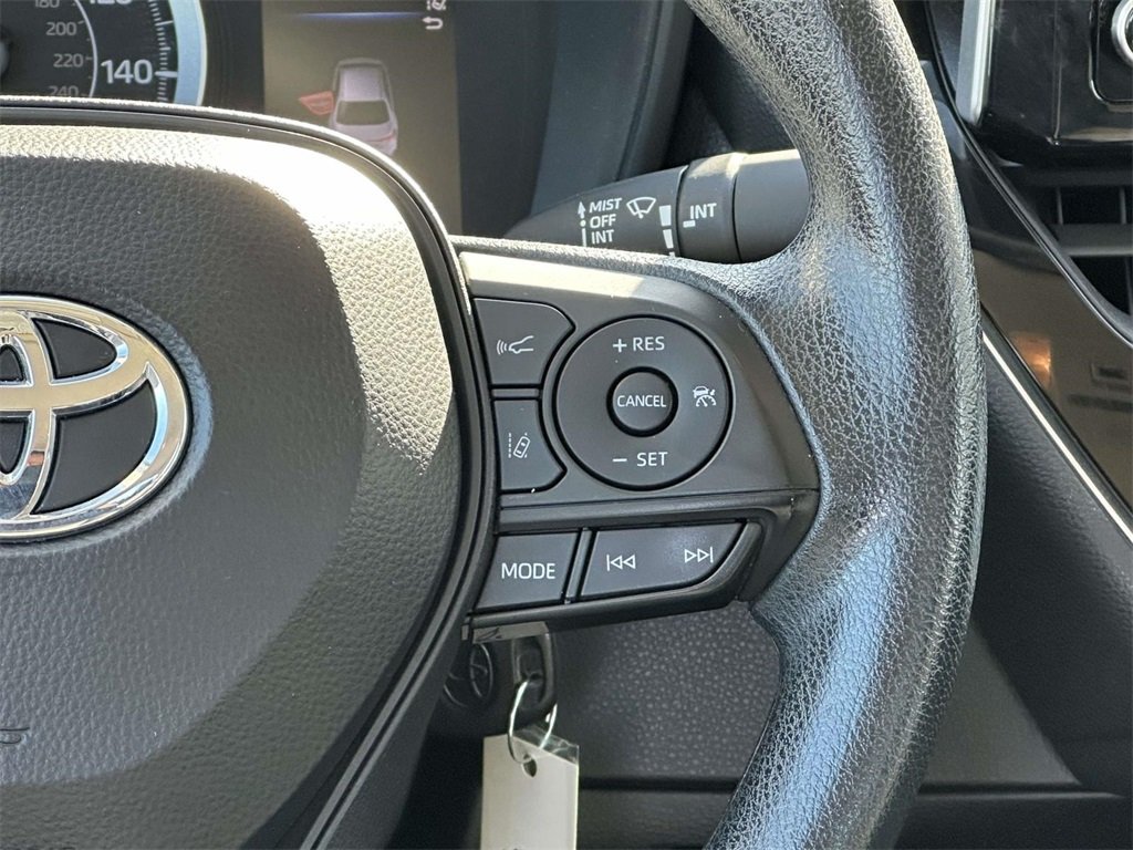 2020 Toyota Corolla LE photo 28