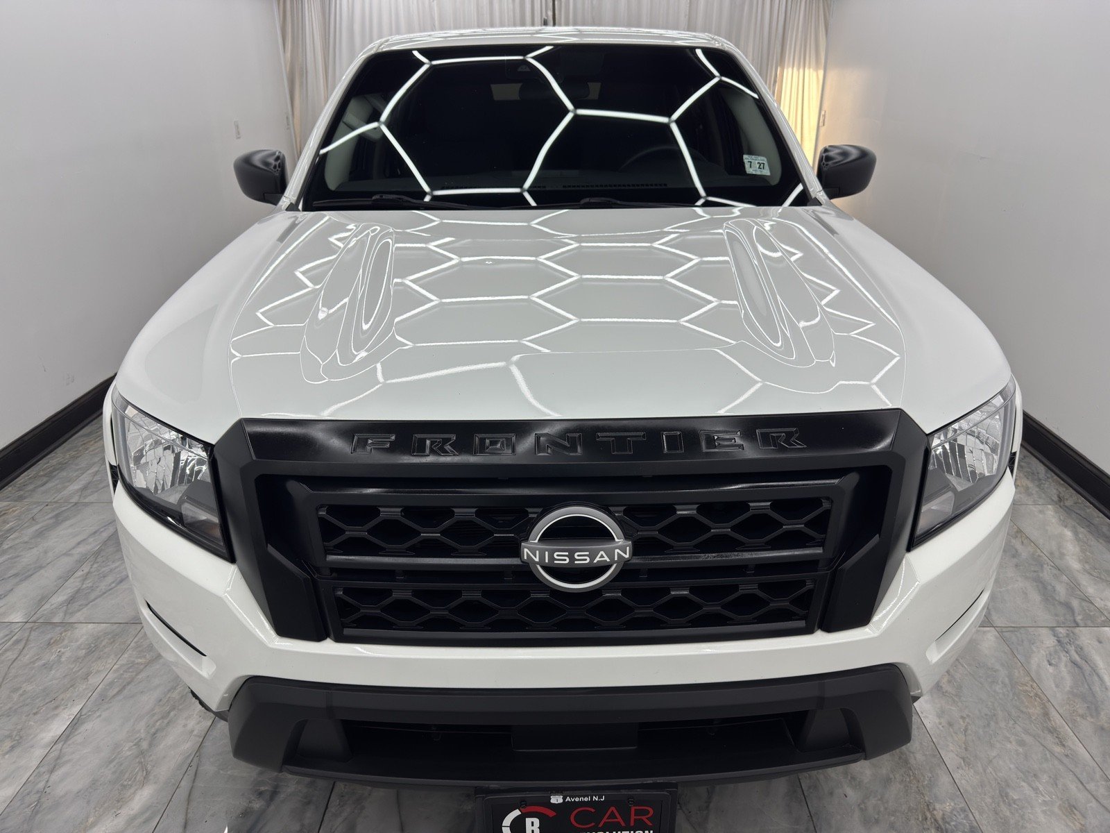2022 Nissan Frontier S Crew Cab photo 2