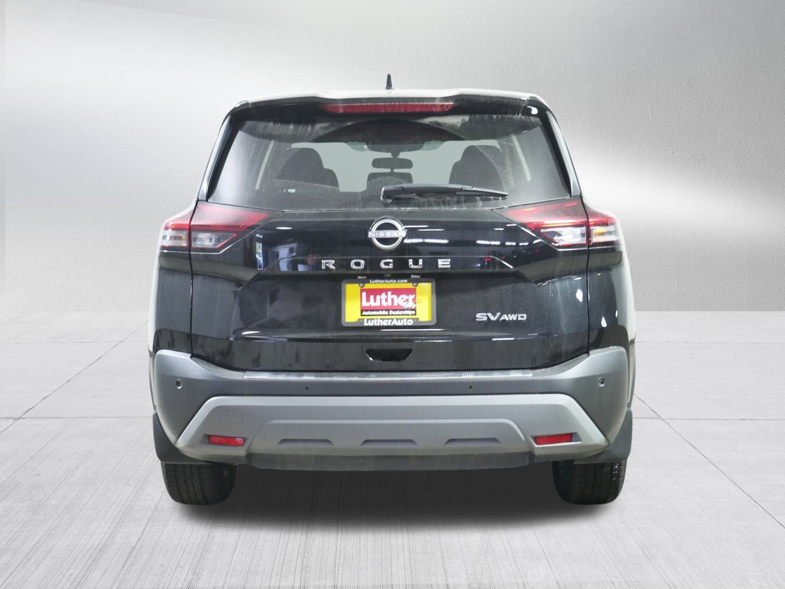 2022 Nissan Rogue SV photo 5