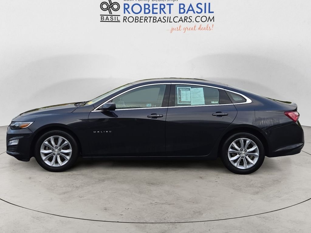 2022 Chevrolet Malibu 1LT photo 2
