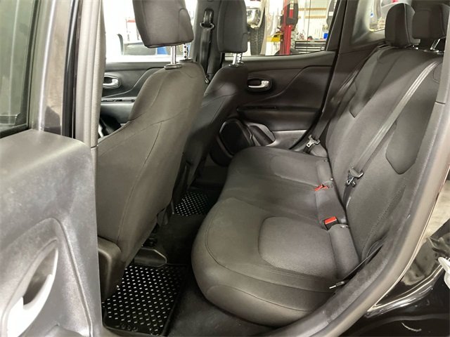 2023 Jeep Renegade Latitude Upland photo 20