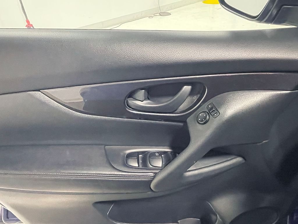 2019 Nissan Rogue S photo 12