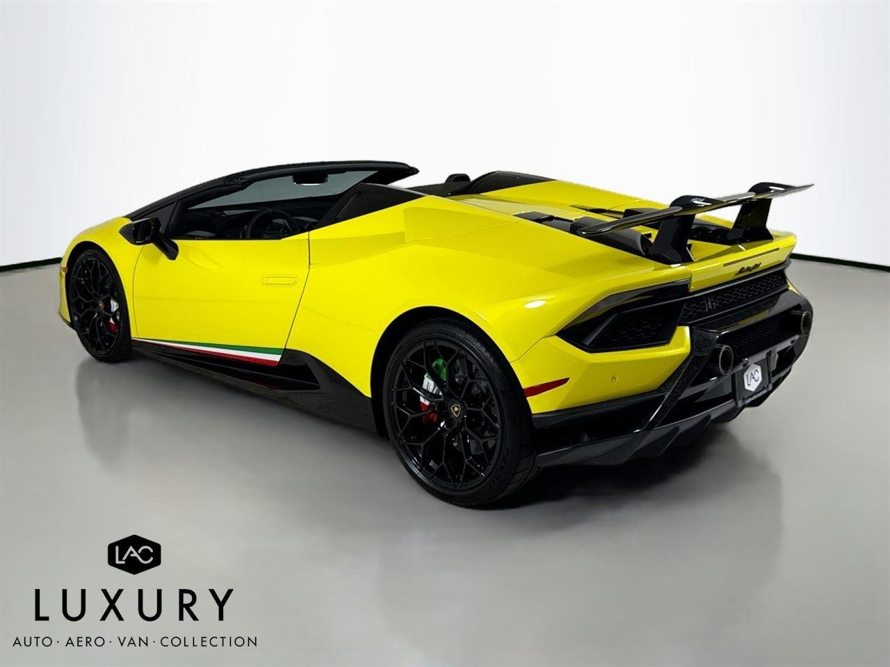 2019 Lamborghini Huracan Spyder Performante photo 6