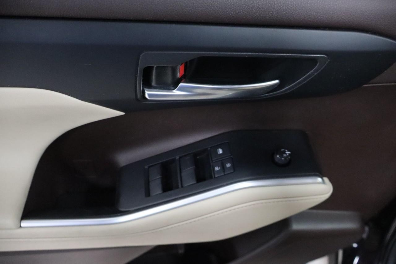 2020 Toyota Highlander XLE photo 11