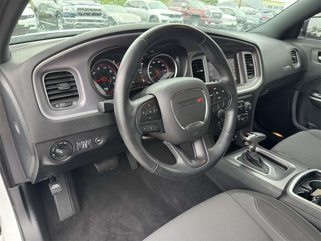 2019 Dodge Charger SXT photo 2