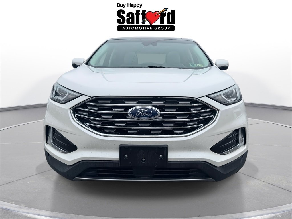2019 Ford Edge Titanium photo 2
