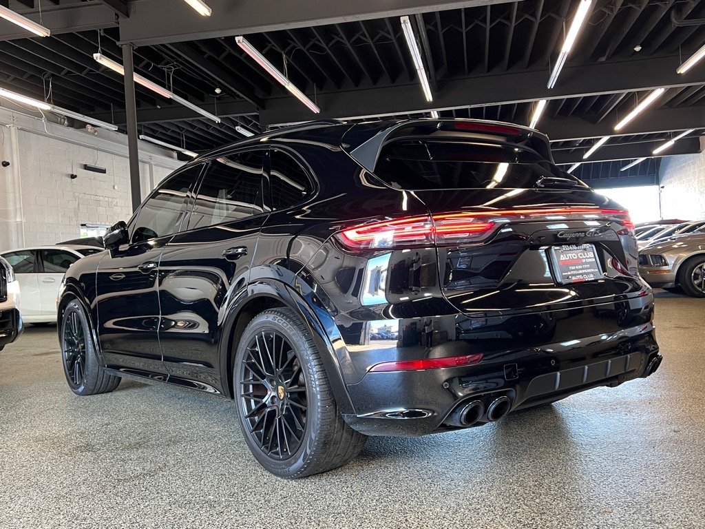 2021 Porsche Cayenne GTS photo 4
