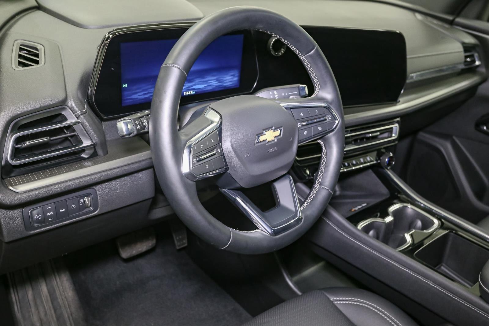 2025 Chevrolet Traverse photo 21