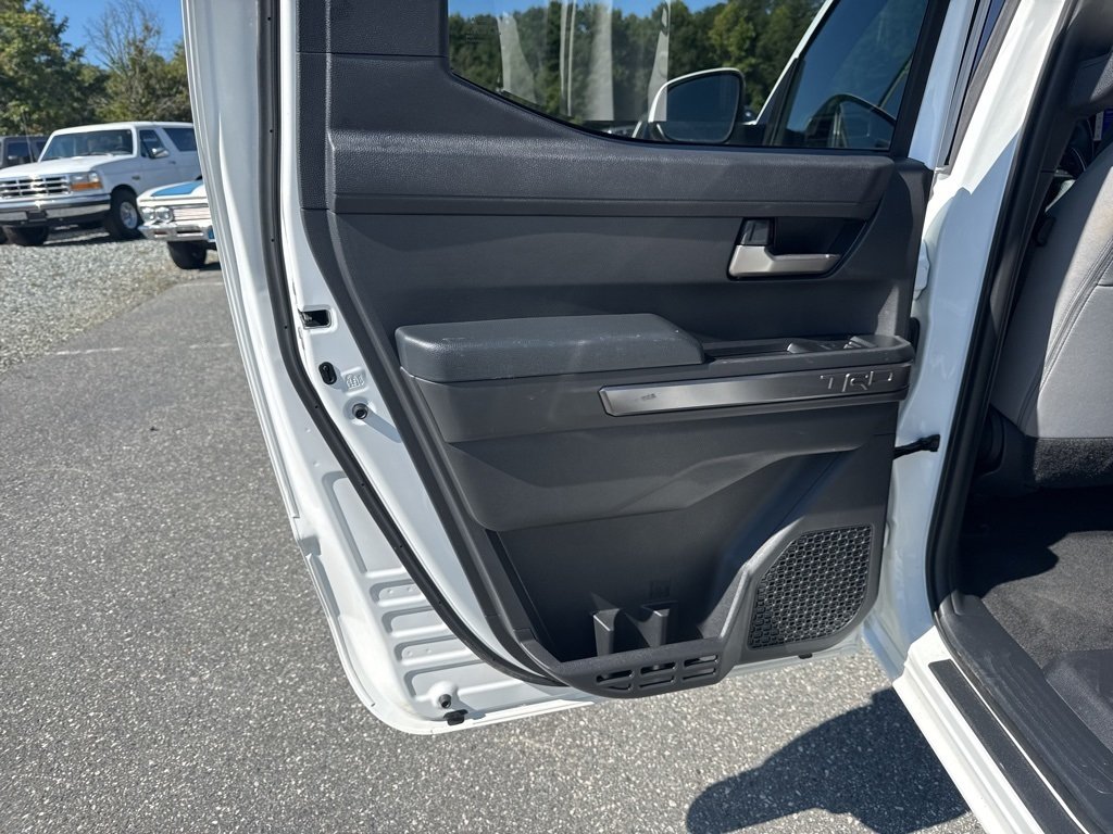 2025 Toyota Tacoma TRD Off-Road photo 24