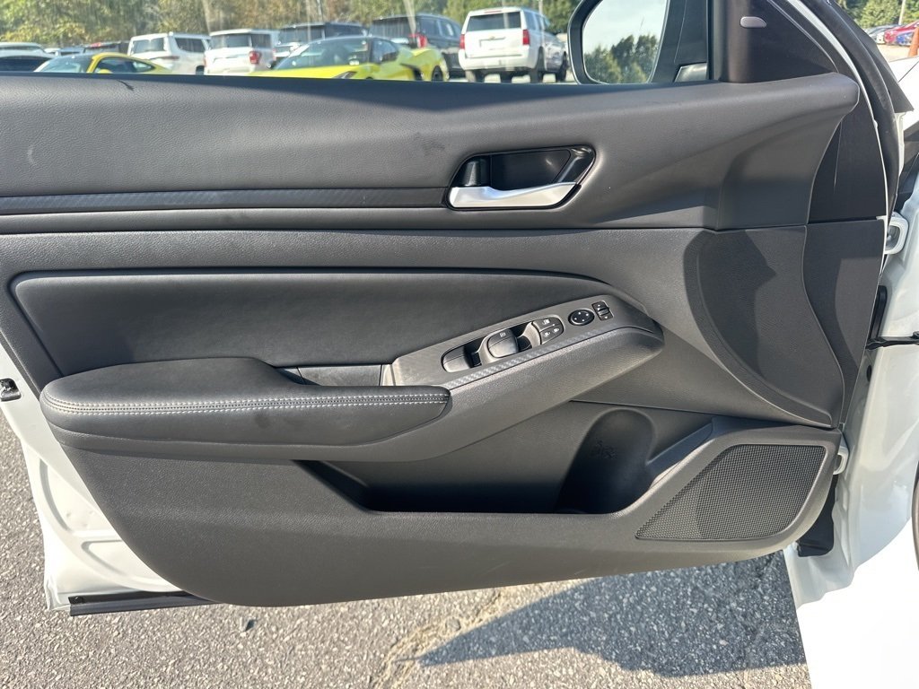 2025 Nissan Altima 2.5 SV photo 22