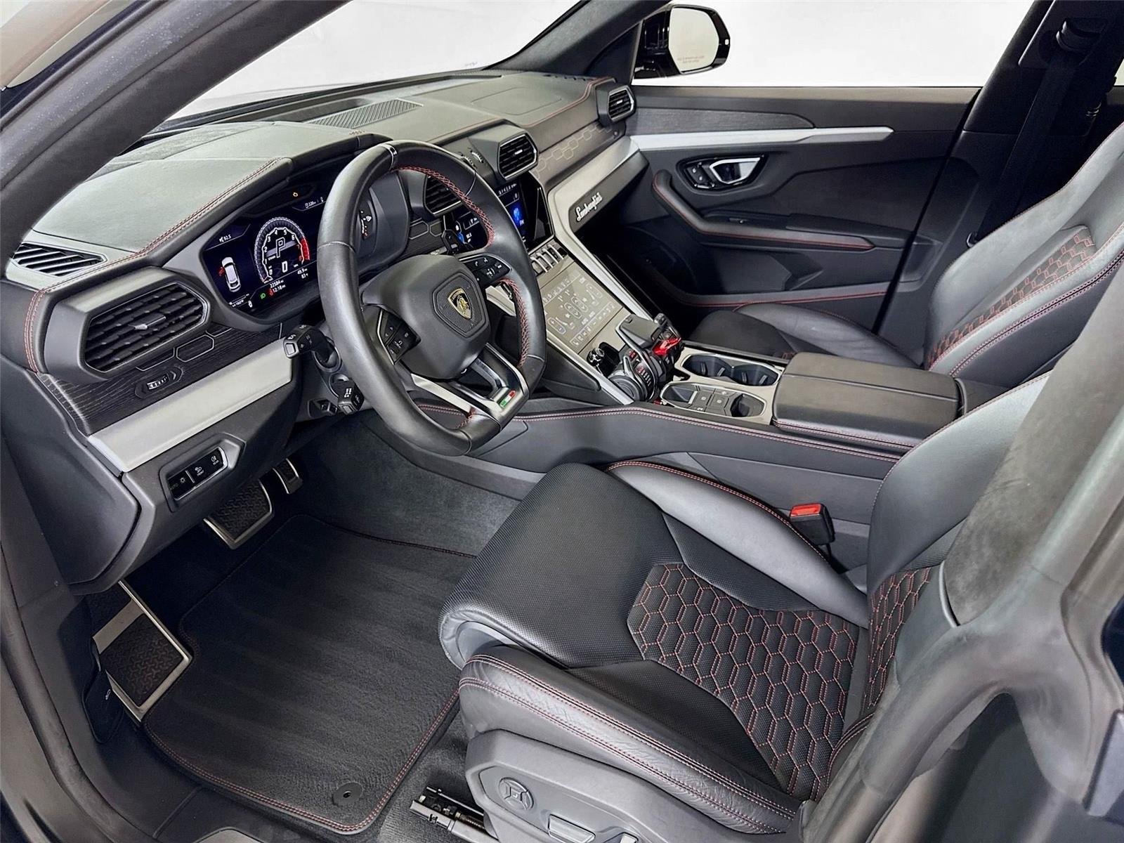 2020 Lamborghini Urus photo 11