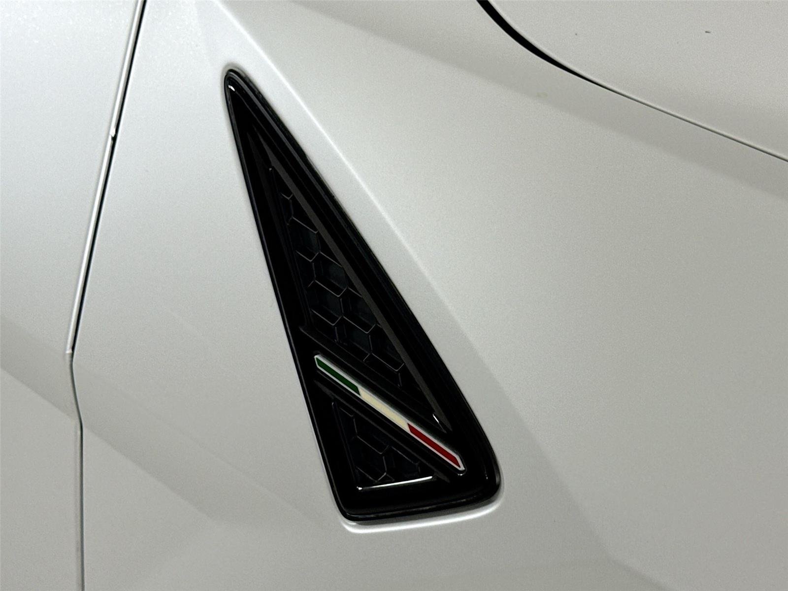 2021 Lamborghini Urus photo 33