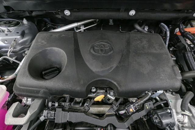 2025 Toyota RAV4 Hybrid LE photo 12
