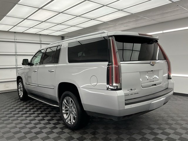 2016 Cadillac Escalade ESV Base photo 19