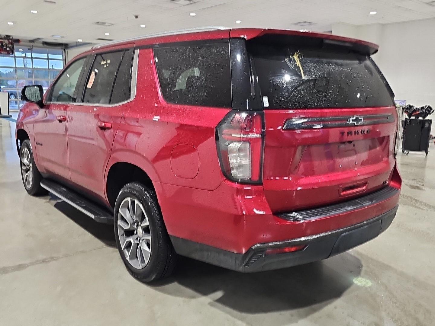 2021 Chevrolet Tahoe LT photo 3