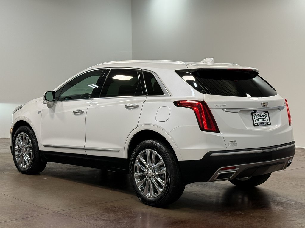 2022 Cadillac XT5 Premium Luxury photo 2