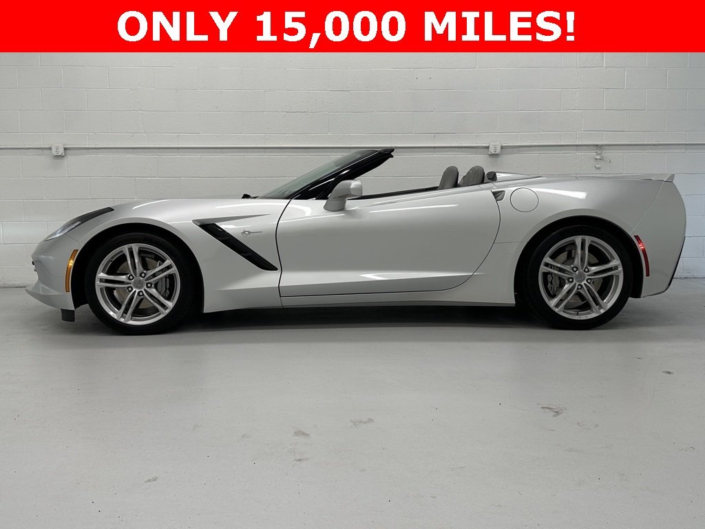 2016 Chevrolet Corvette 2LT photo 3