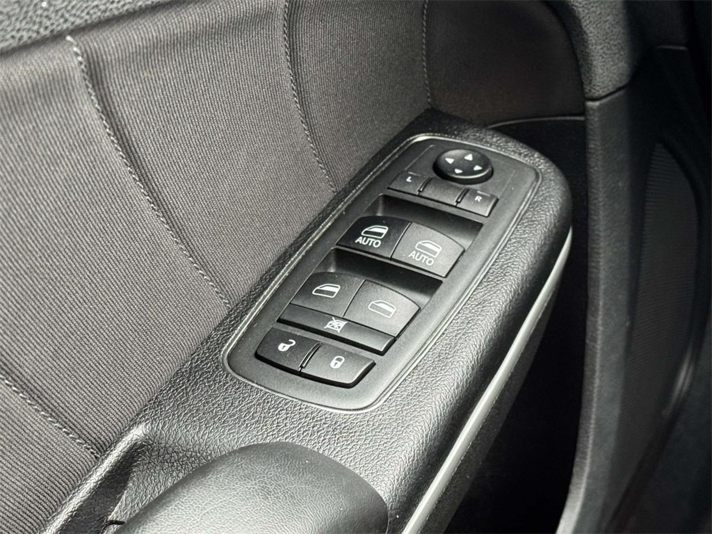 2019 Dodge Charger SXT photo 26