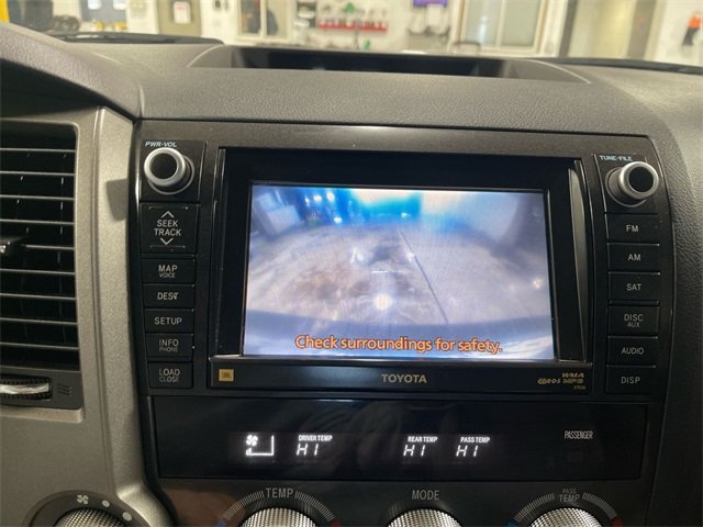 2010 Toyota Sequoia Platinum photo 16
